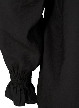 Pitkähihainen viskoosipusero röyhelöyksityiskohdilla, Black, Packshot image number 3