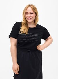 T-paita, jossa on tekstiä, Black W. Black, Model