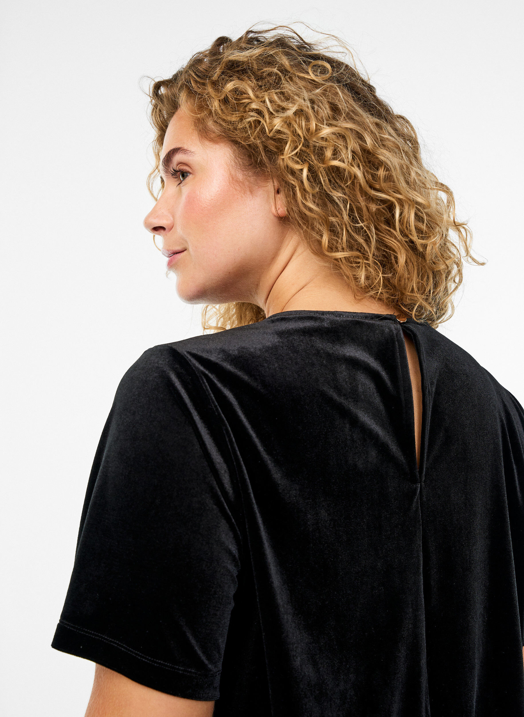 Zizzi Lyhythihainen velourpaita, Musta, Model image number 3