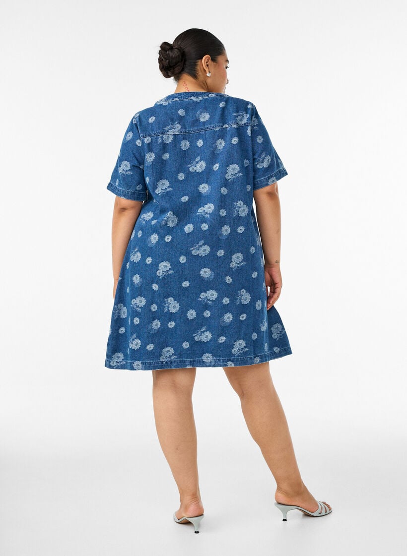 A-linjainen farkkumekko kukkakuviolla, Sininen, Model image number 2