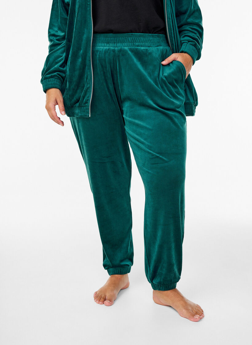 V&auml;lj&auml;t samettihousut, Vihre&auml;, Model image number 2
