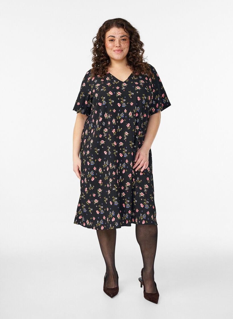 Lyhythihainen mekko V-p&auml;&auml;ntiell&auml;, Musta, Model image number 0