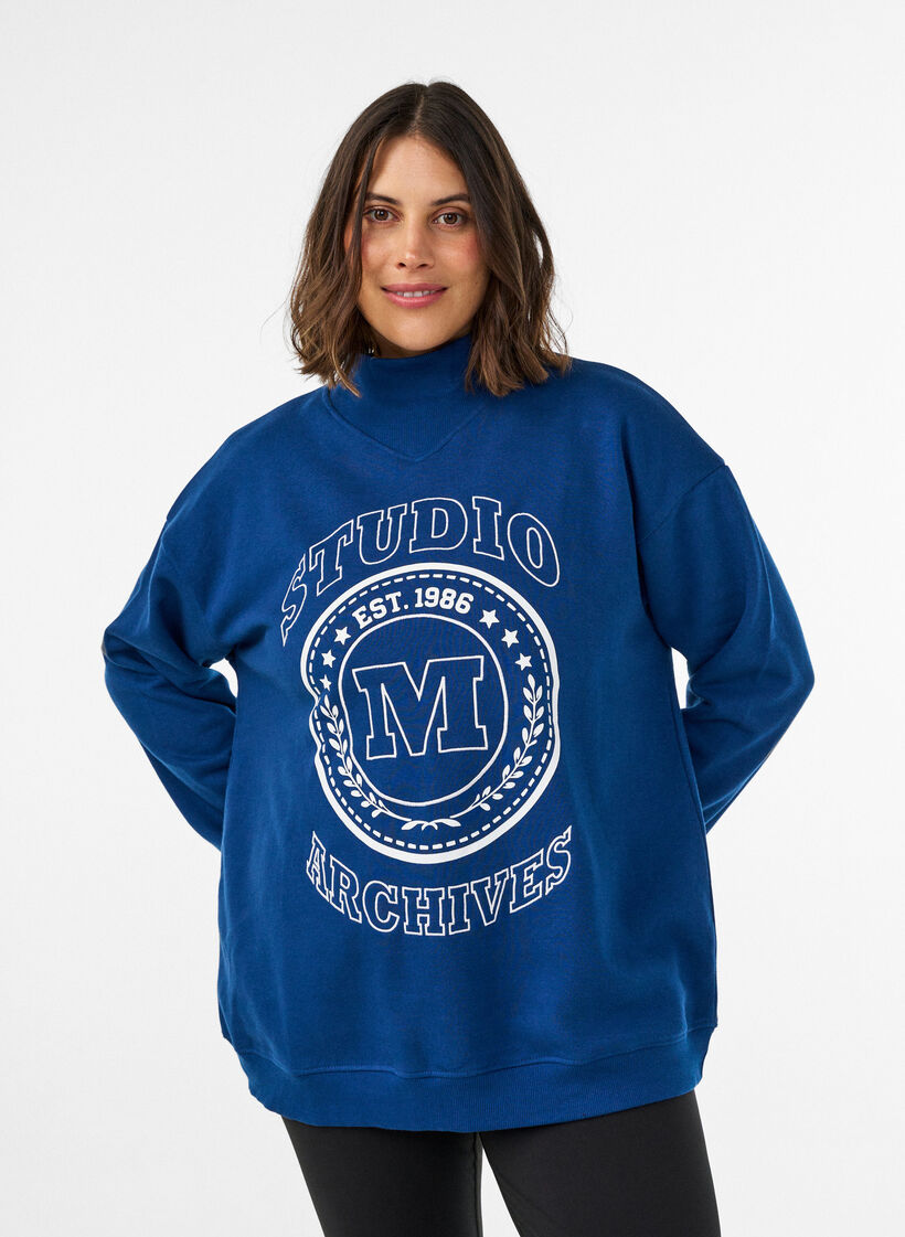 Collegepaita korkealla kauluksella ja urheilullisella etuprintill&auml;, Sininen, Model image number 0