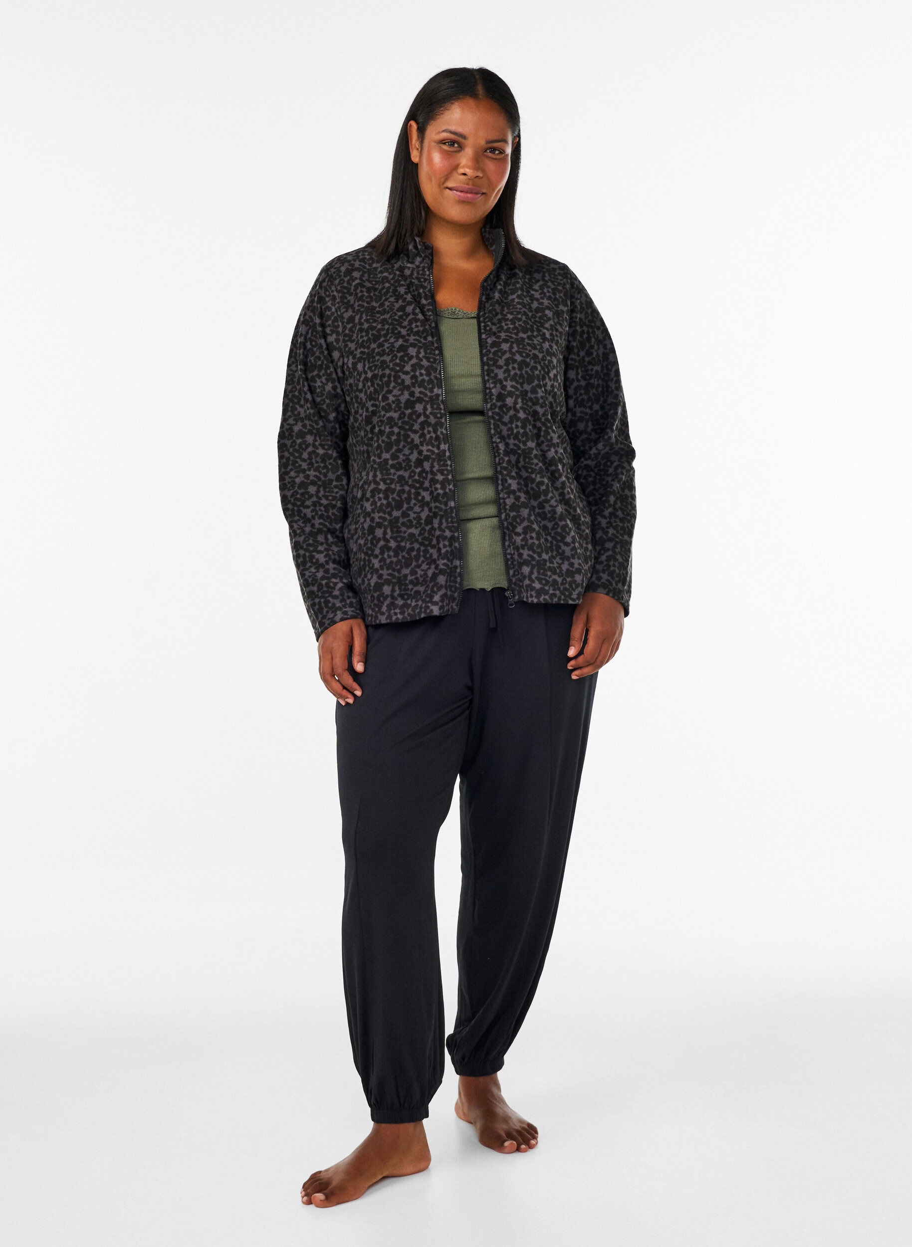 ZizziFleece-takki leopardikuosilla ja korkealla kauluksella, Musta, Model image number 1