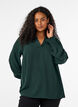 Pusero smock-kalvosimilla ja v-p&auml;&auml;ntiell&auml;, Vihre&auml;, Model image number 0