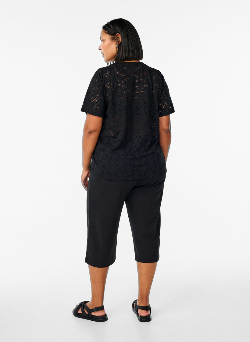 FLASH - Korkeavyötäröiset polvihousut rennolla istuvuudella, Musta, Model image number 2