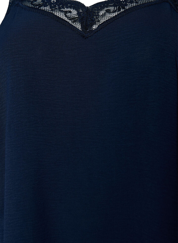 Cami-toppi V-p&auml;&auml;ntiell&auml; ja pitsireunalla, Sininen, Packshot image number 2