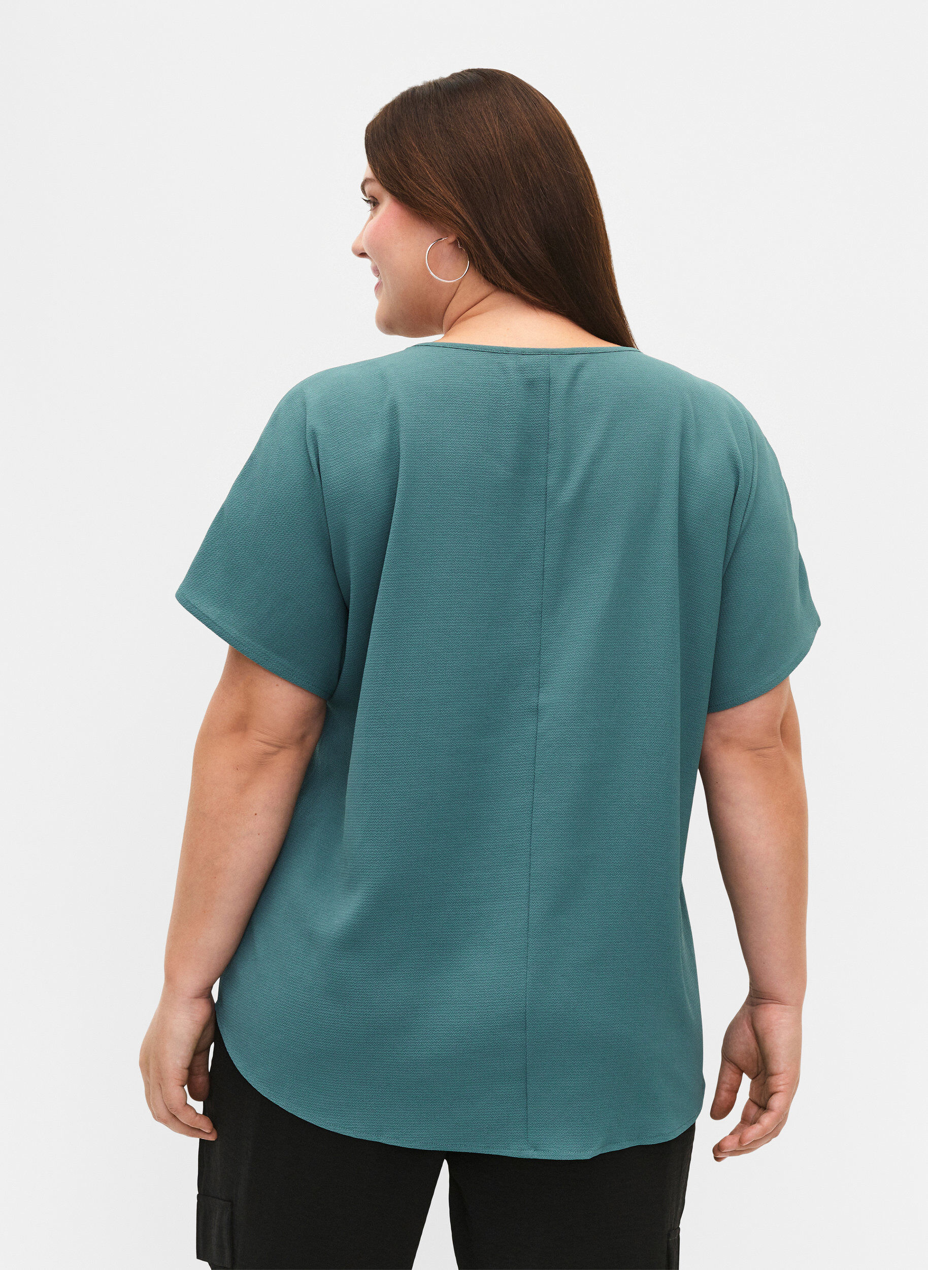 ZizziPusero lyhyill&auml; hihoilla ja py&ouml;re&auml;ll&auml; p&auml;&auml;ntiell&auml;, Vihre&auml;, Model image number 2