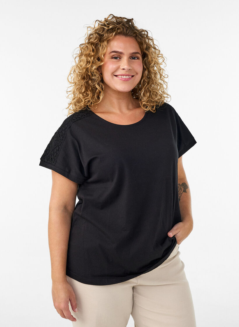 Puuvillainen T-paita virkkausyksityiskohdalla, Musta, Model image number 0
