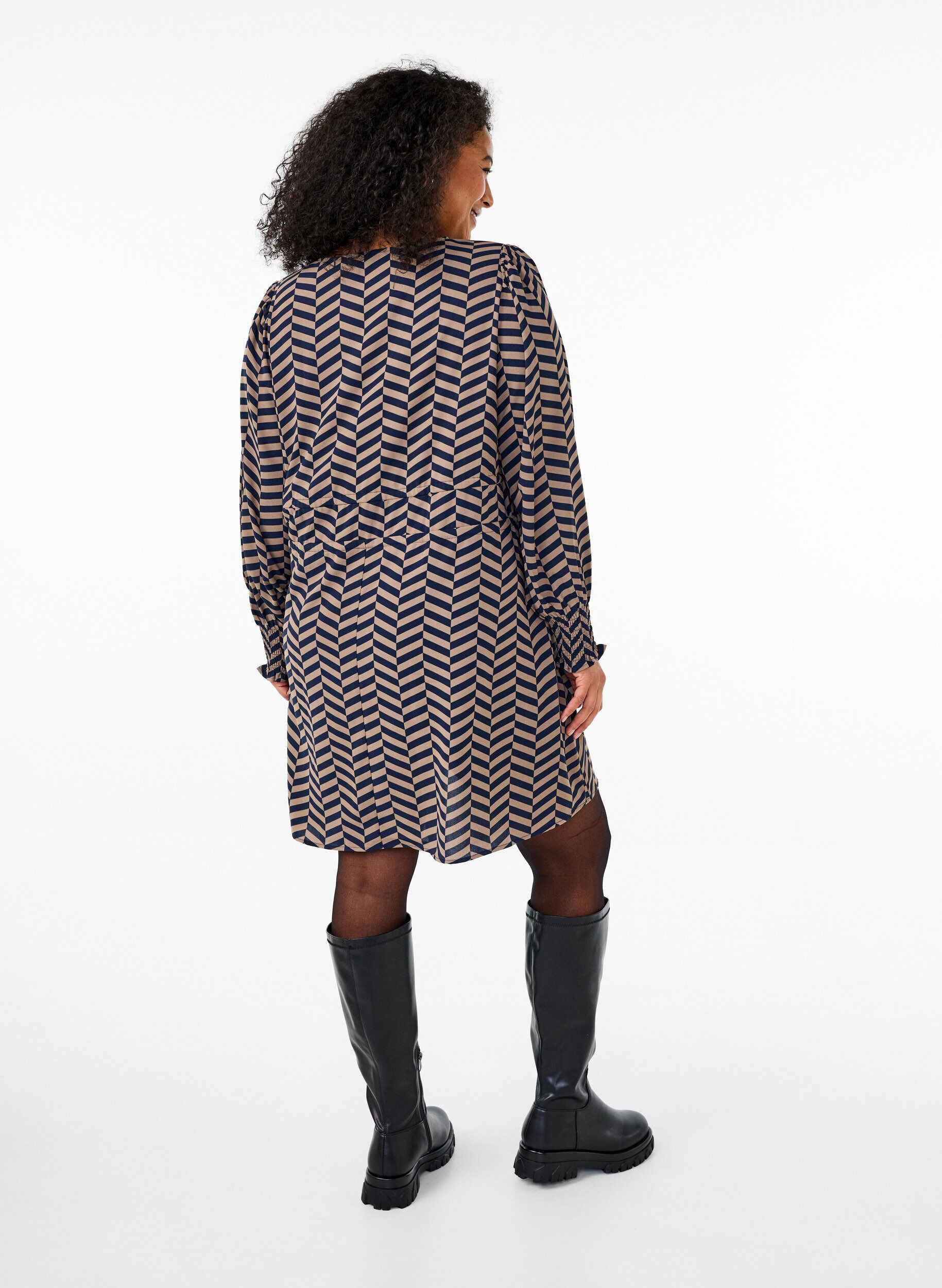 Zizzi Mekko, jossa on solmittavat vy&ouml;t&auml;r&ouml;nauhat, Sininen, Model image number 2