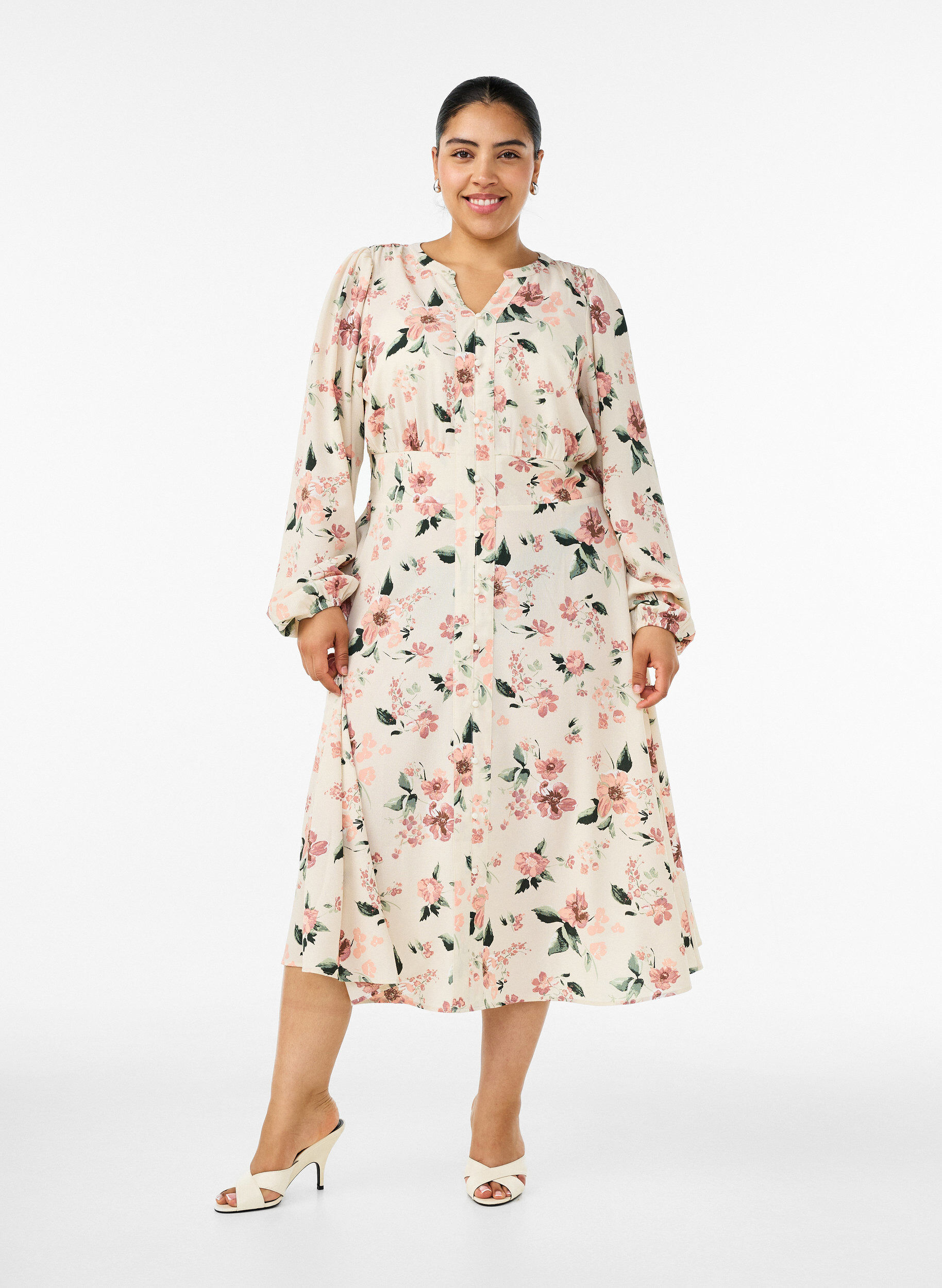 ZizziMidi-mekko smockilla ja koristeellisilla napeilla, Beige, Model image number 0