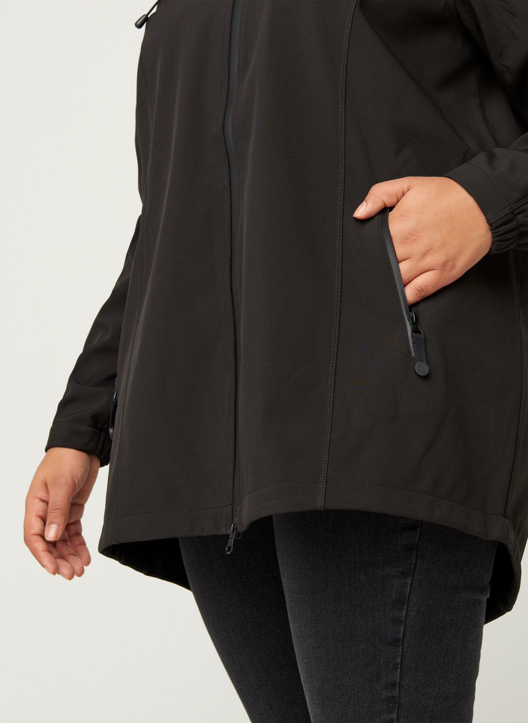 Zizzi Lyhyt softshell-takki hupulla, Black, Model image number 3