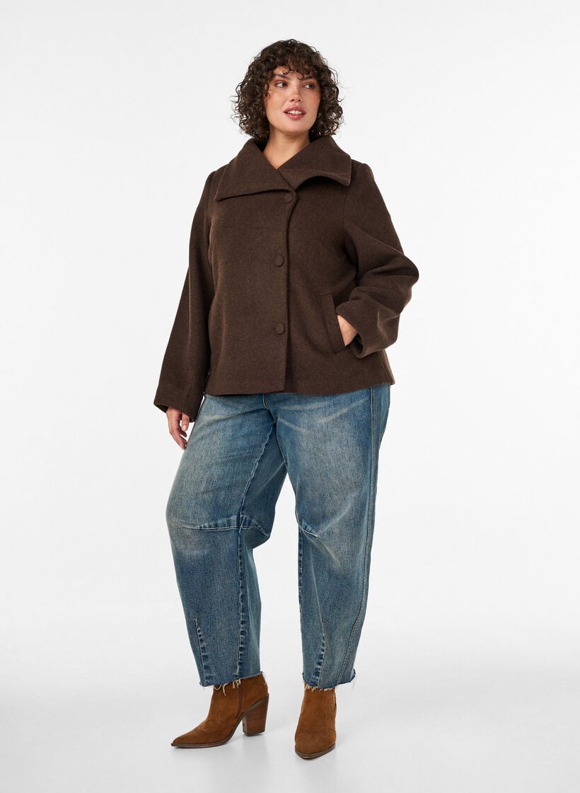 Lyhyt takki ep&auml;symmetrisell&auml; nappikiinnityksell&auml;, Ruskea, Model image number 1