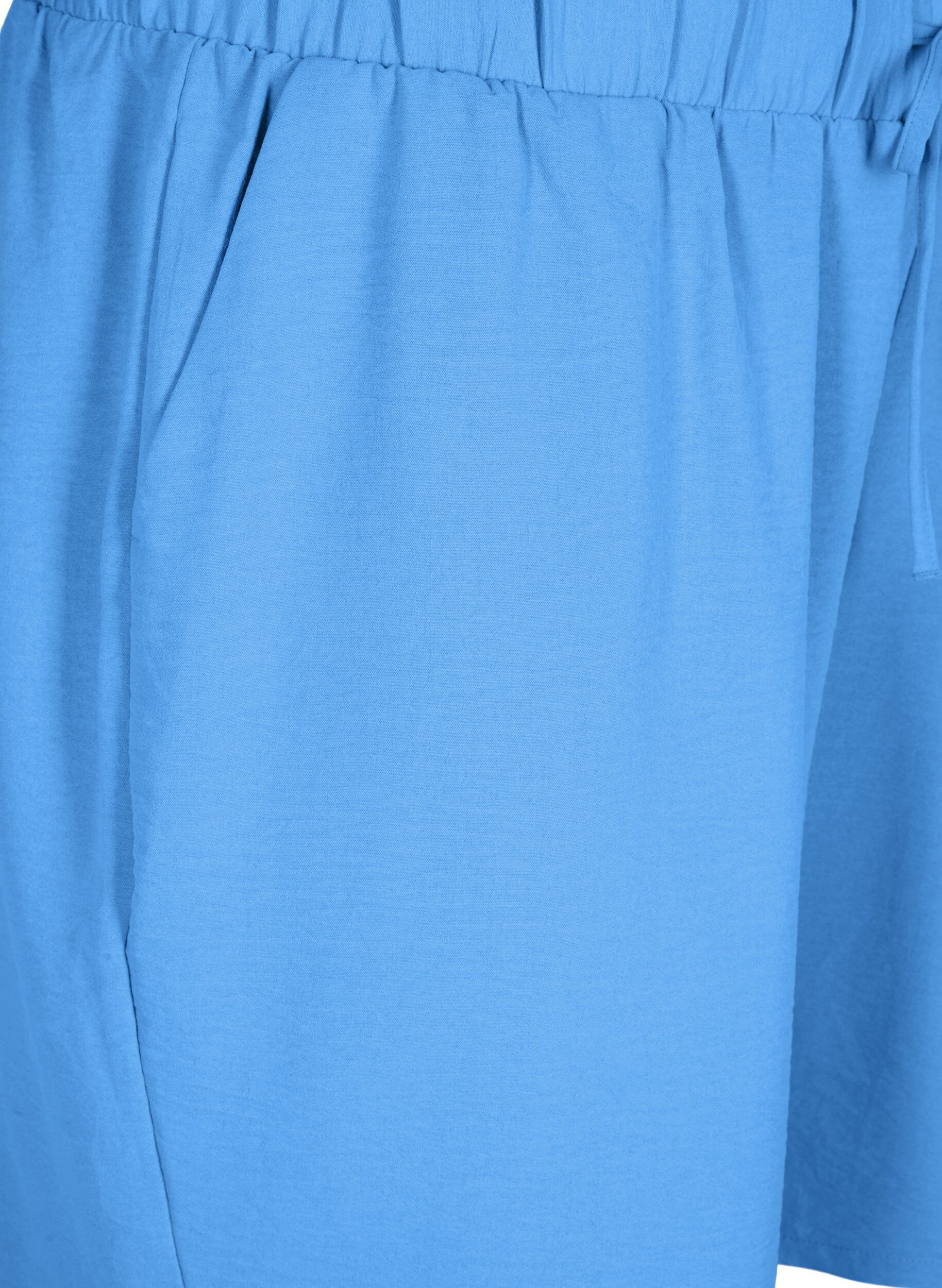 ZizziShortsit, joissa on taskut ja joustava vy&ouml;t&auml;r&ouml;nauha, Sininen, Packshot image number 2