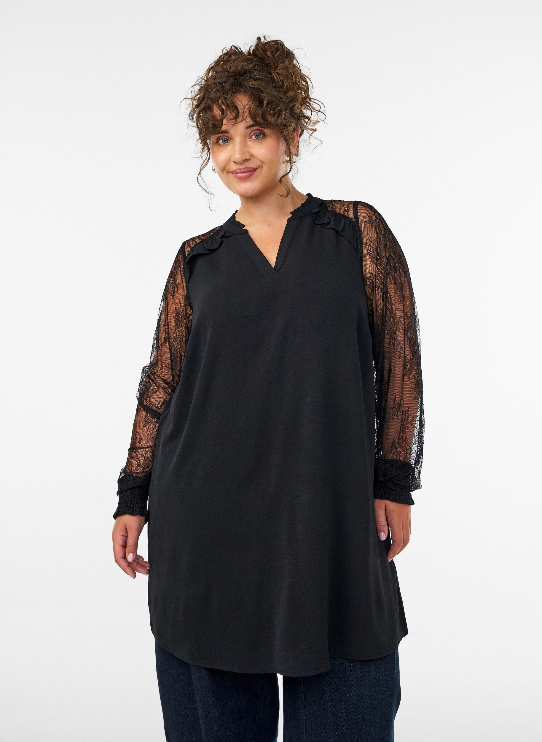 ZizziTunika l&auml;pikuultavilla pitsihihoilla, Musta, Model image number 0