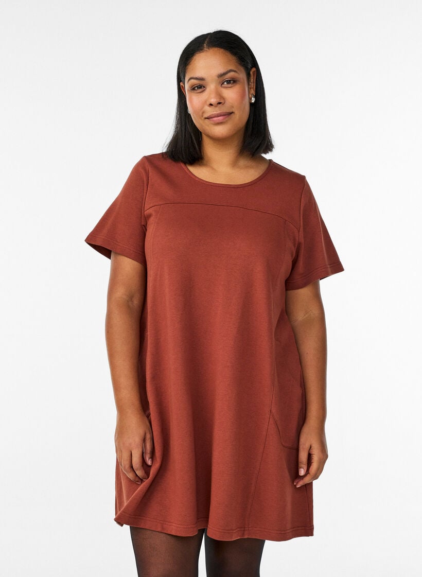 Jerseymekko lyhyill&auml; hihoilla ja taskuilla, Punainen, Model image number 0