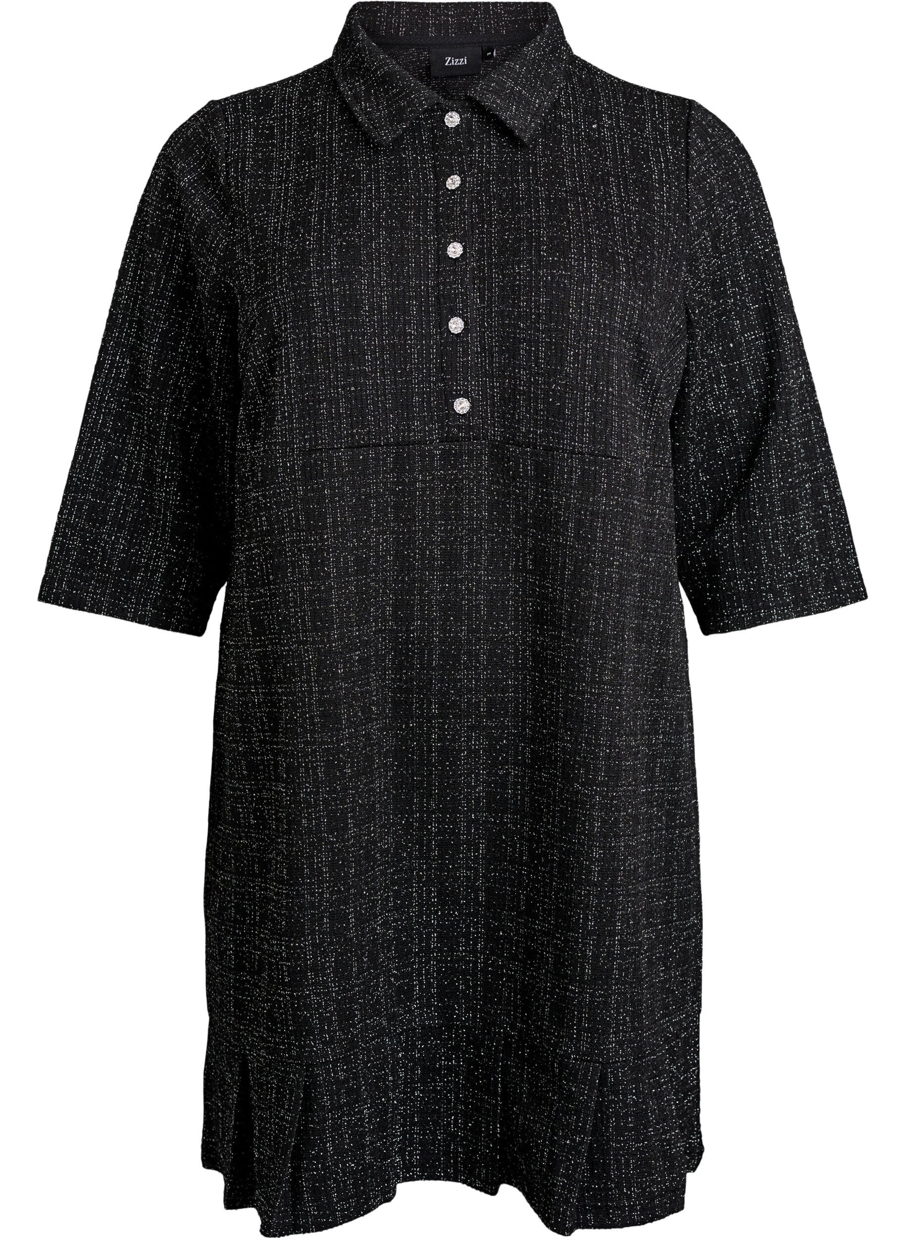 Lyhyt boucl&eacute;-mekko koristeellisilla napeilla