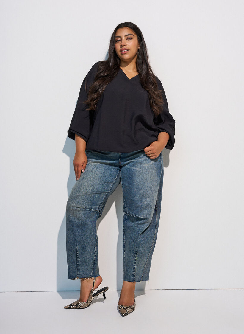 Pusero pallohihoilla ja sifonkiyksityiskohdilla, Musta, Model image number 1