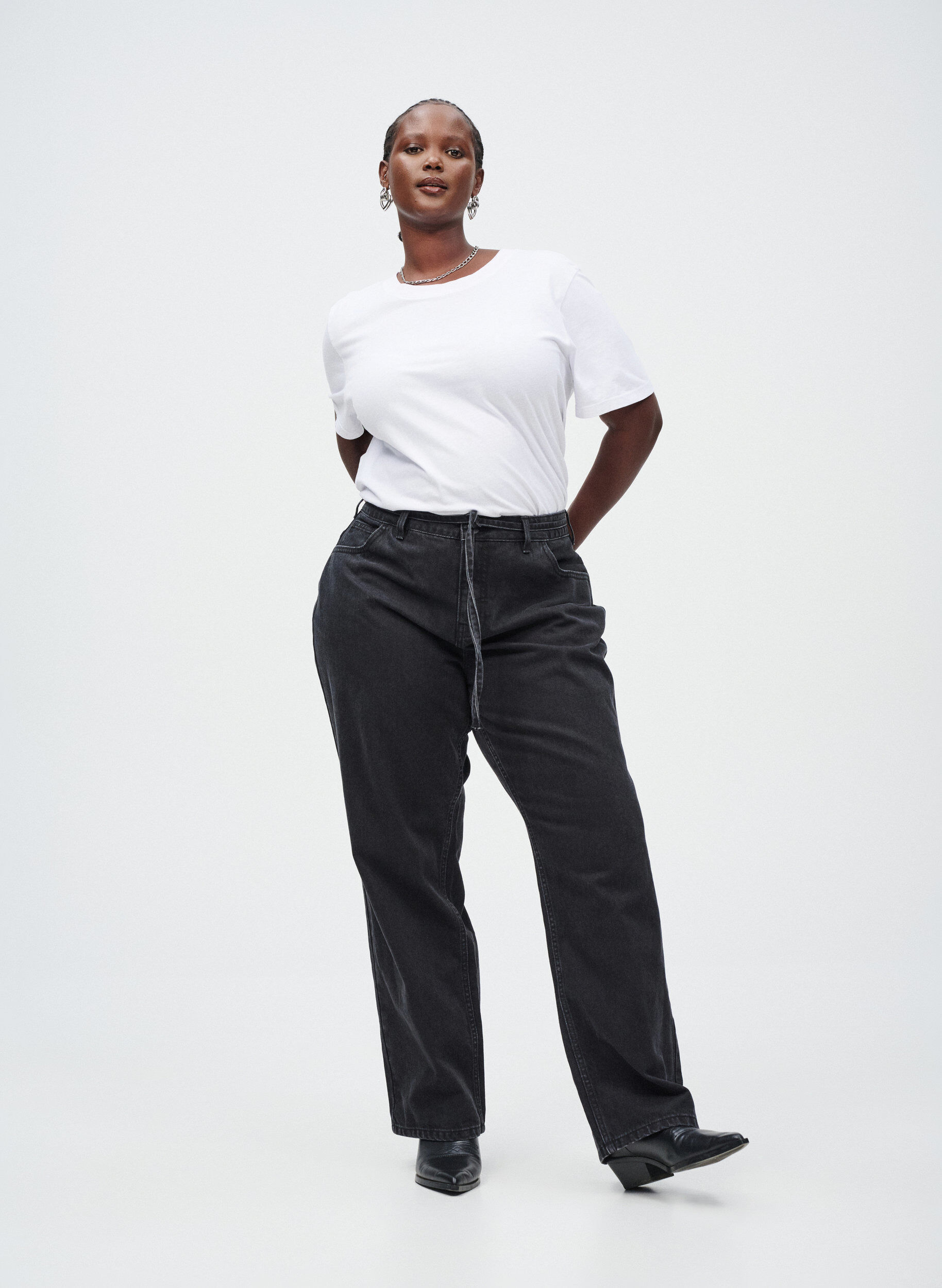 Zizzi Suoristavat farkut solmittavalla vy&ouml;ll&auml;, Musta, Image image number 0