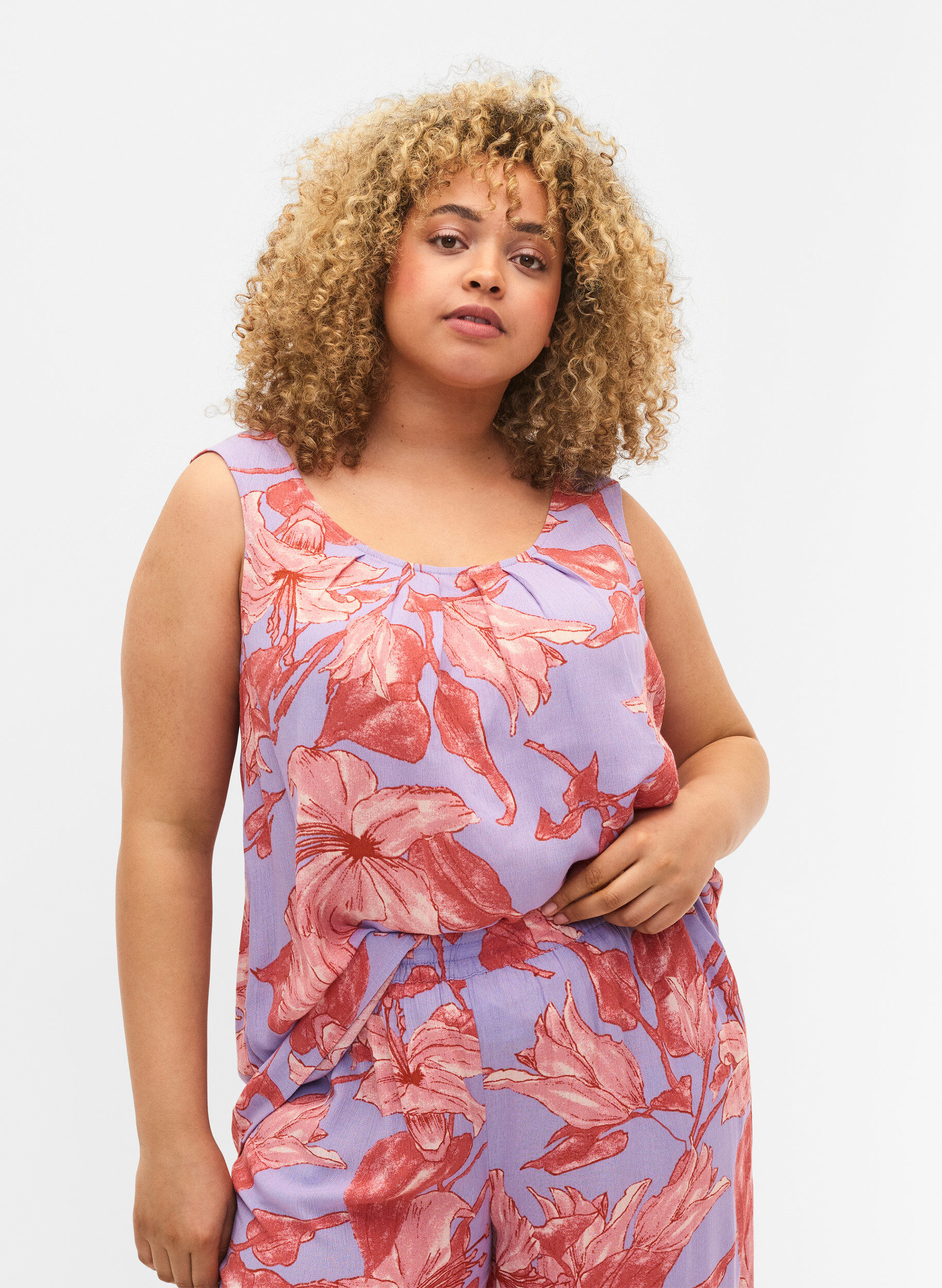 Zizzi Hihaton toppi viskoosista, Lavender Flower, Model image number 0