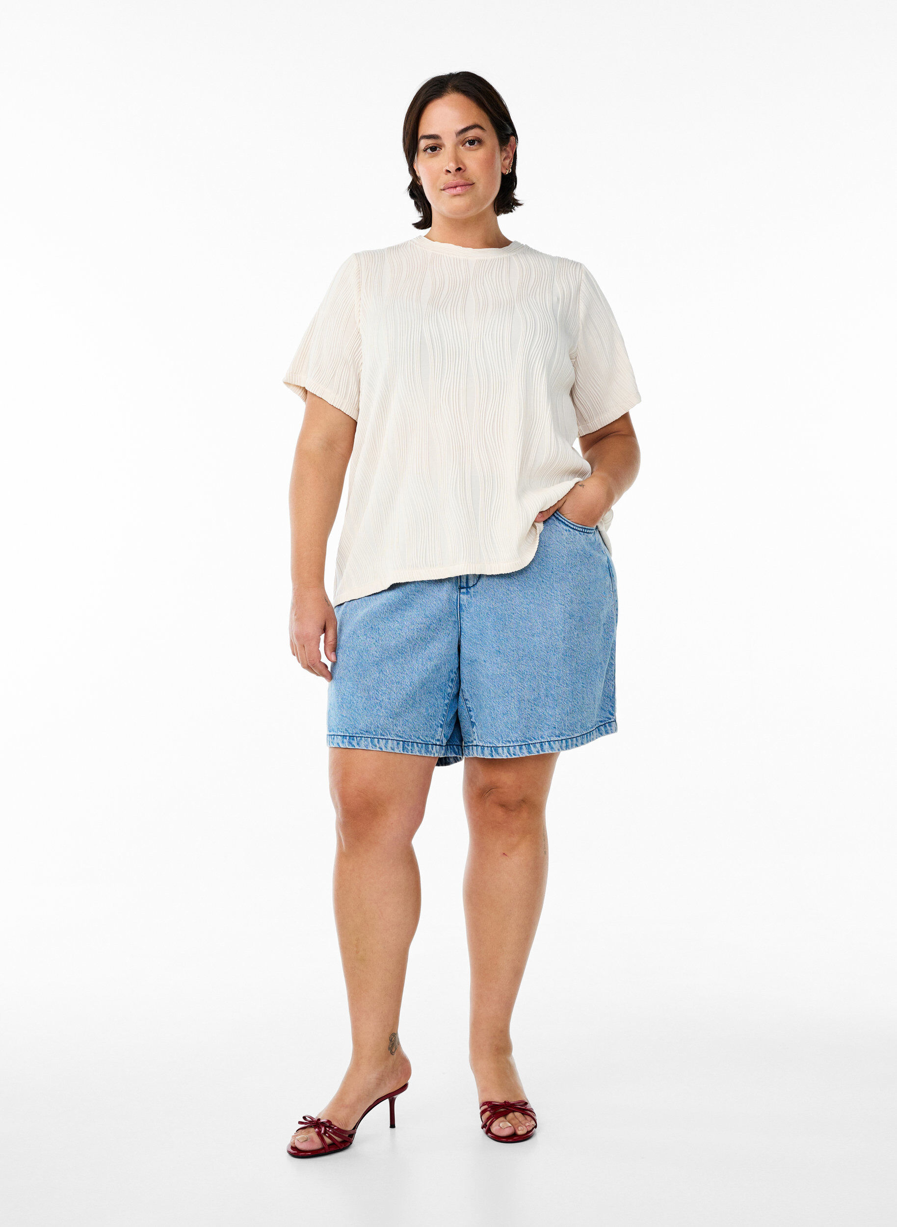 Zizzi Pusero, jossa on lyhyet hihat ja aaltokuvio, Beige, Model image number 1