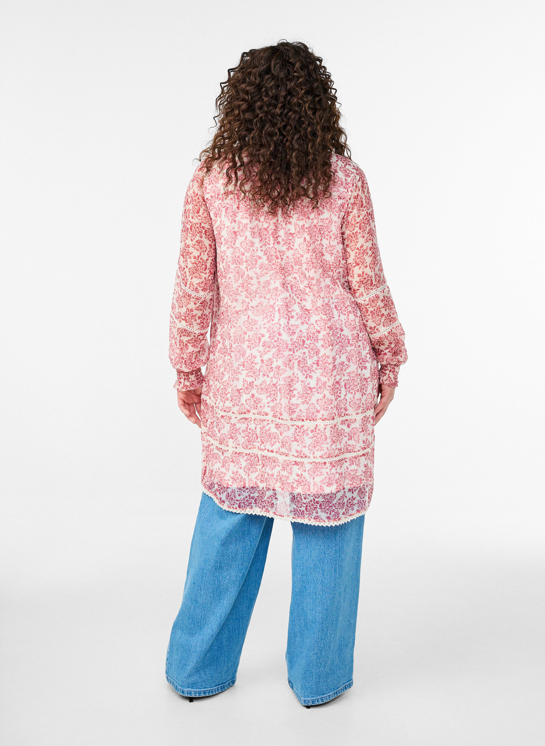 Zizzi Lyhyt sifonkimekko virkkausdetaljeilla, Vaaleanpunainen, Model image number 1