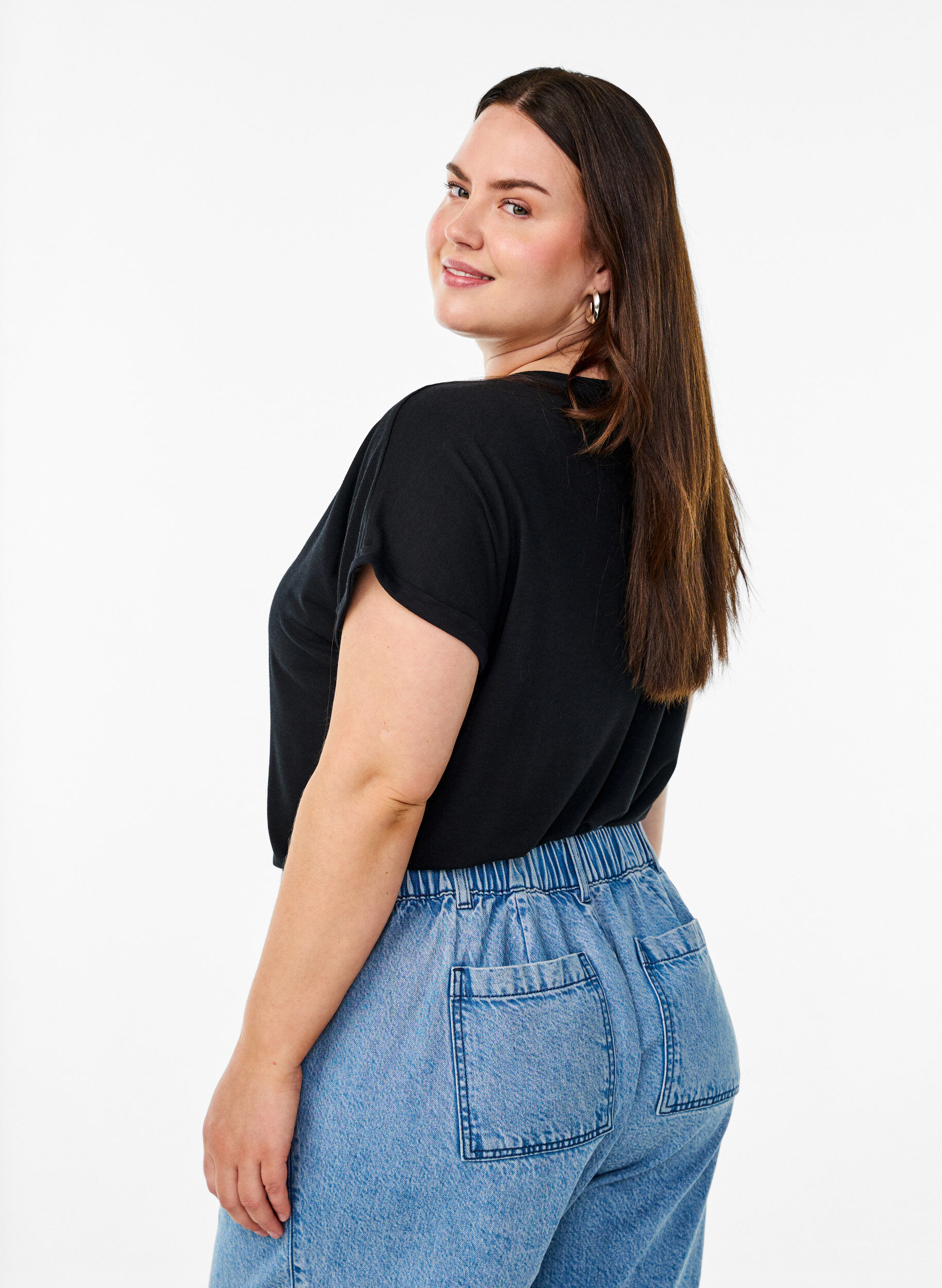 Zizzi Rento t-paita py&ouml;re&auml;ll&auml; p&auml;&auml;ntiell&auml;, Musta, Model image number 2