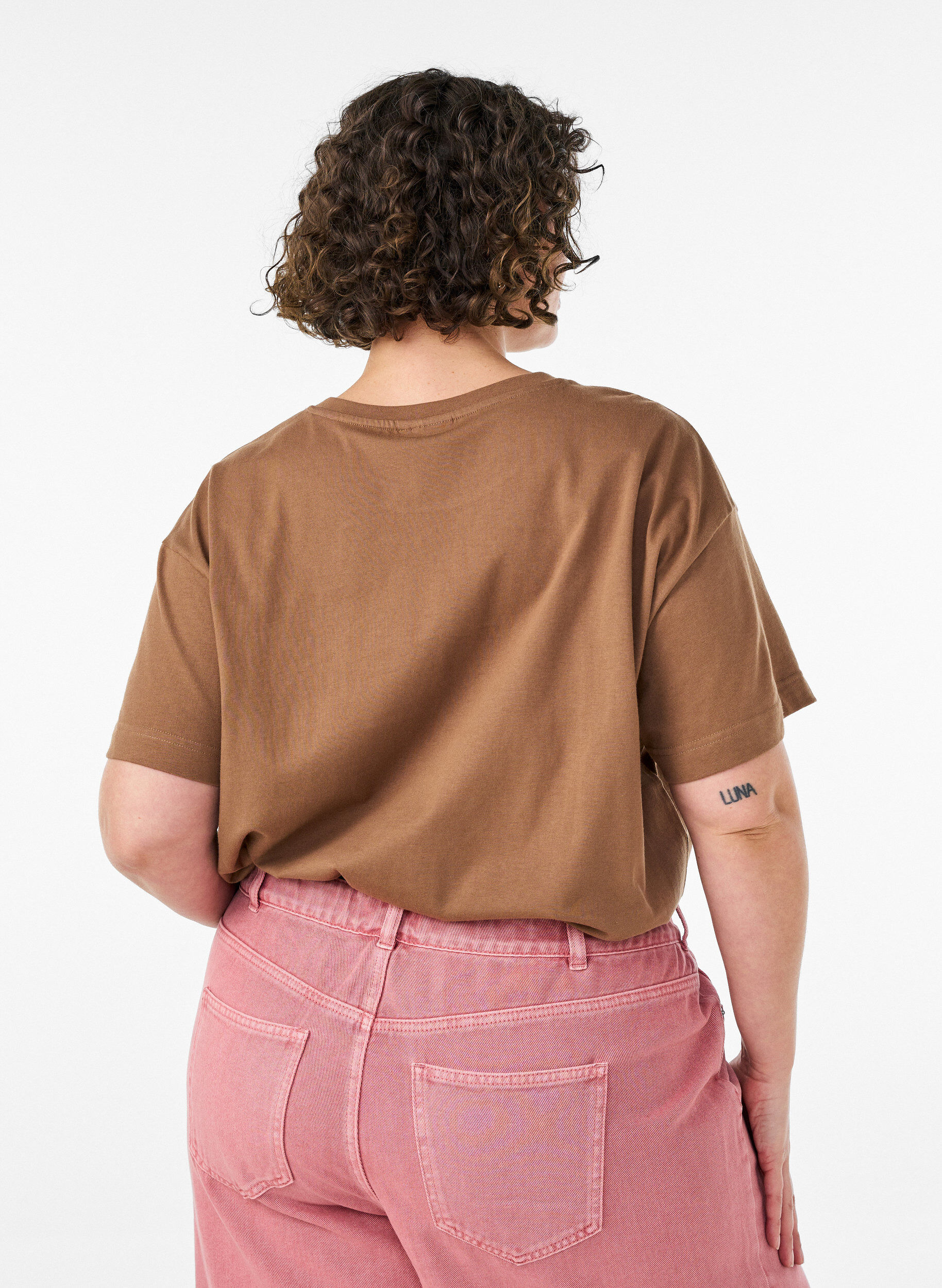 Zizzi100% puuvillainen T-paita lyhyill&auml; hihoilla ja printill&auml;, Ruskea, Model image number 2