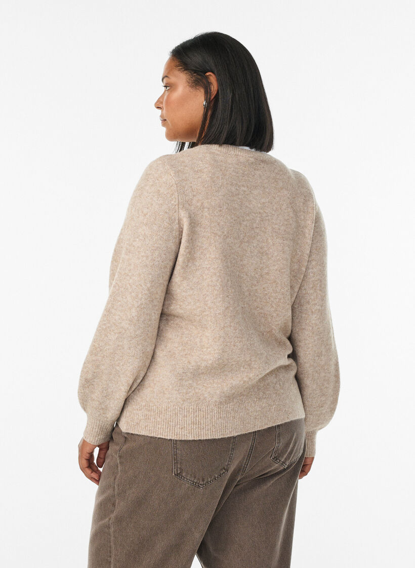 Neuletakki syd&auml;menmuotoisilla napeilla, Beige, Model image number 2