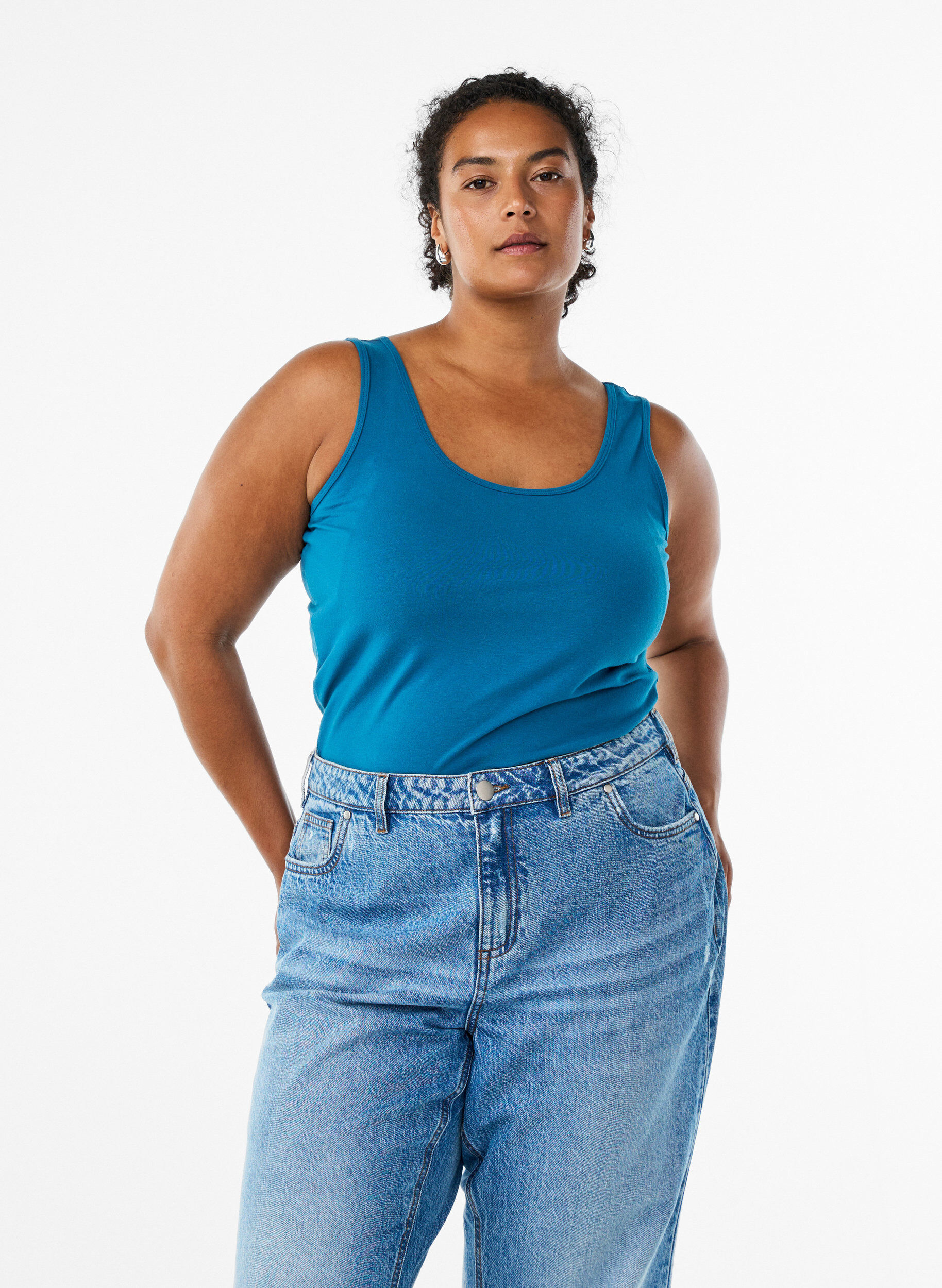 Yksiv&auml;rinen perus paita puuvillasta, Sininen, Model