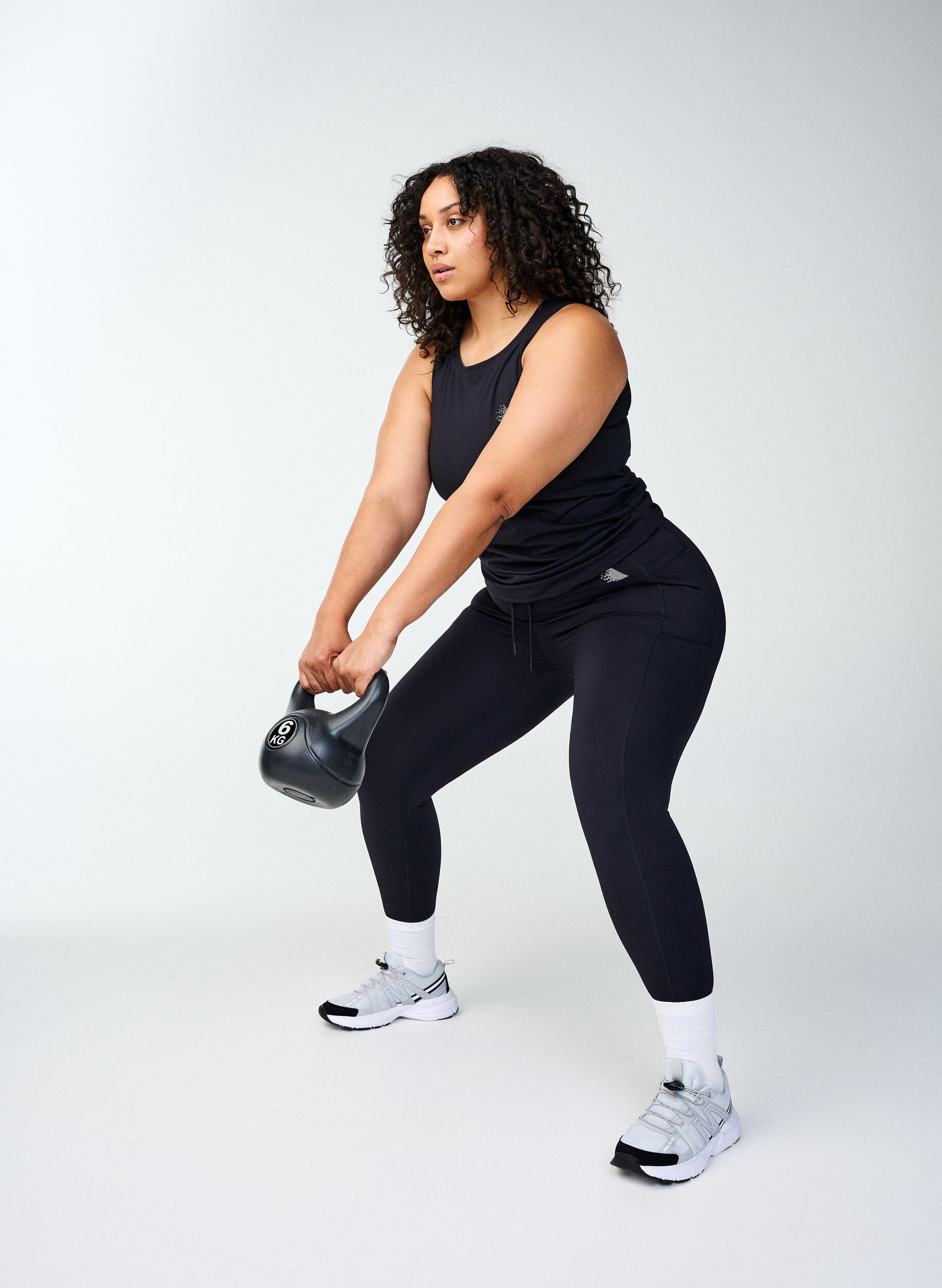 Zizzi 7/8-treenisukkahousut taskuilla, Musta, Image image number 1