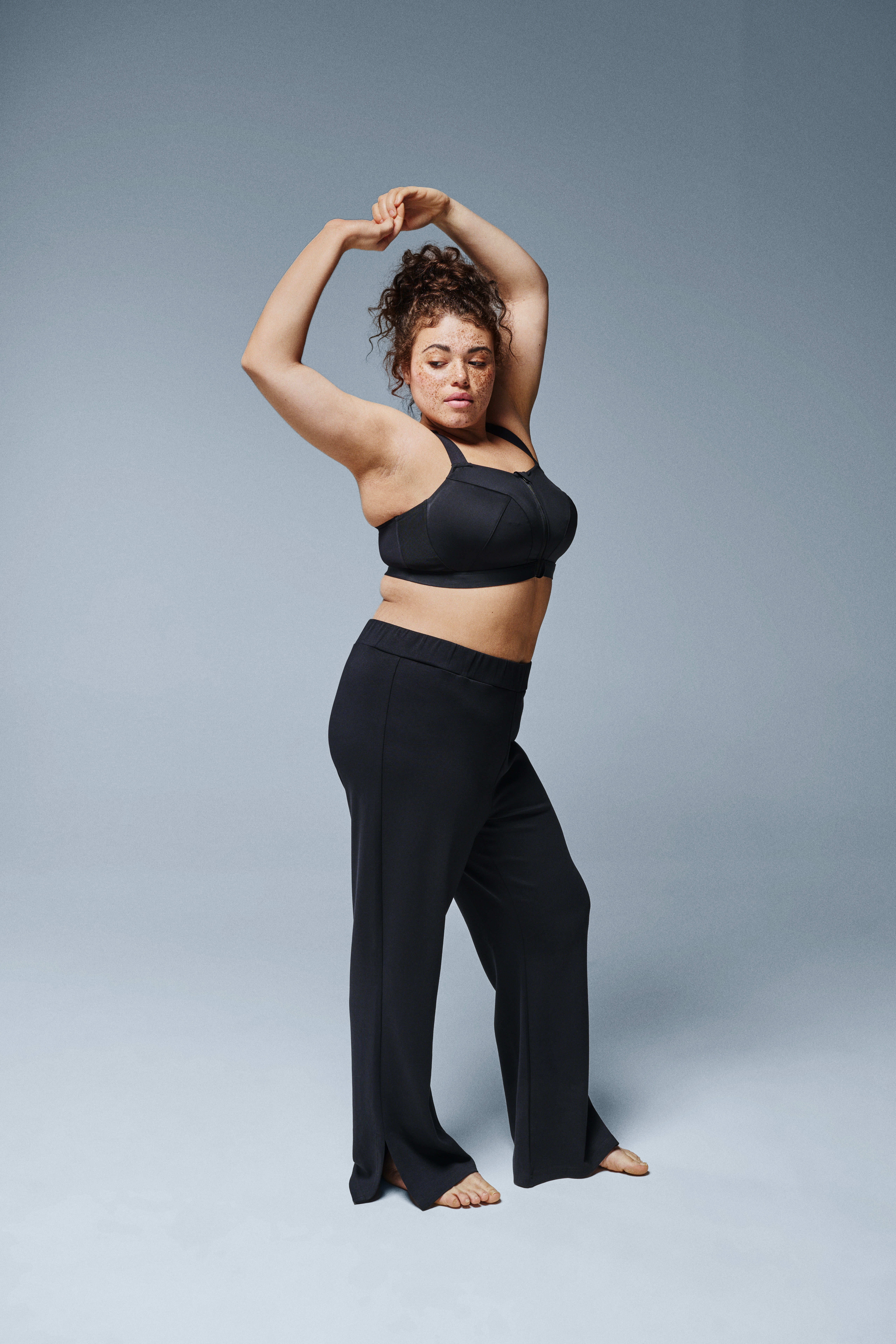 Zizzi Urheiluliivi, jossa on edess&auml; suljin ja korkea tuki, , Model