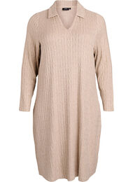 Mekko kaapelikuviolla ja v-pääntiellä, Beige