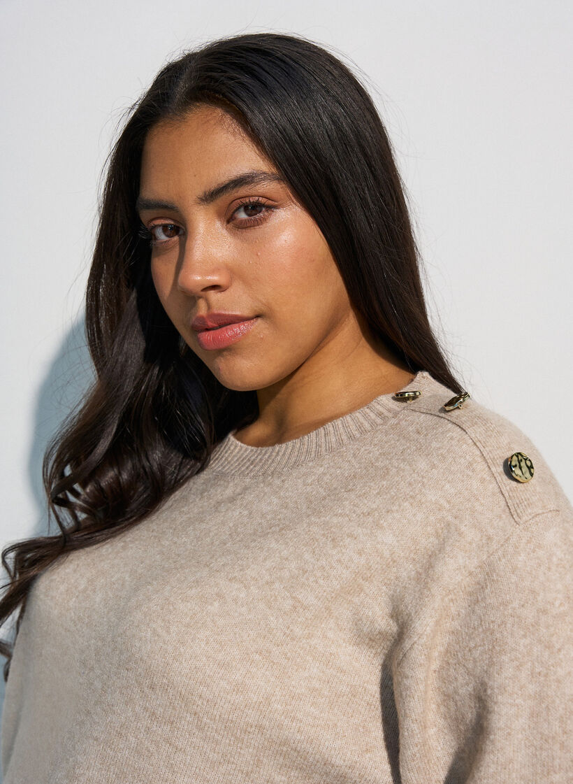 Neulepusero nappiyksityiskohdilla, Beige, Model image number 3