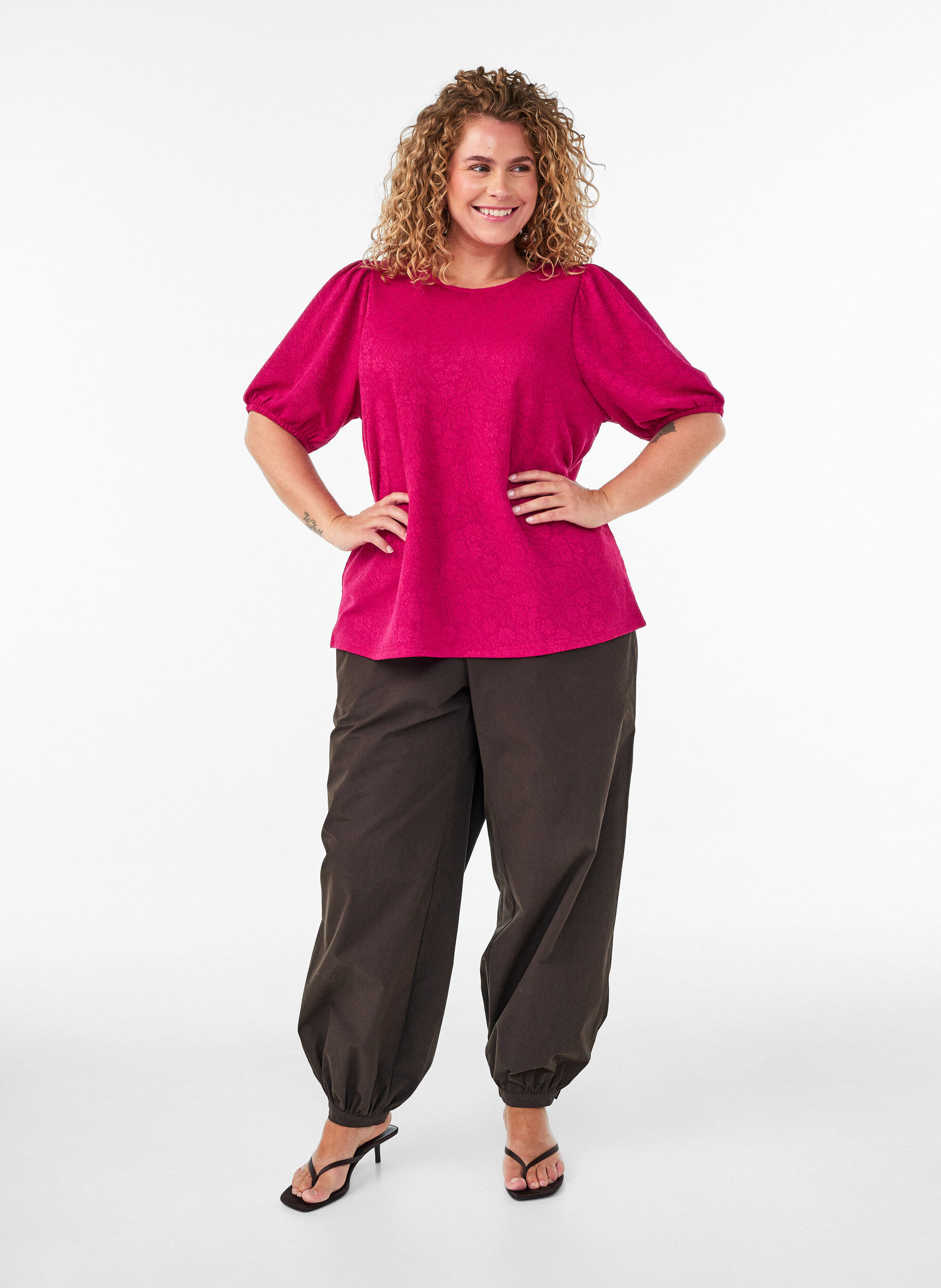 ZizziPusero tekstuurilla ja lyhyill&auml; hihoilla, Vaaleanpunainen, Model image number 1