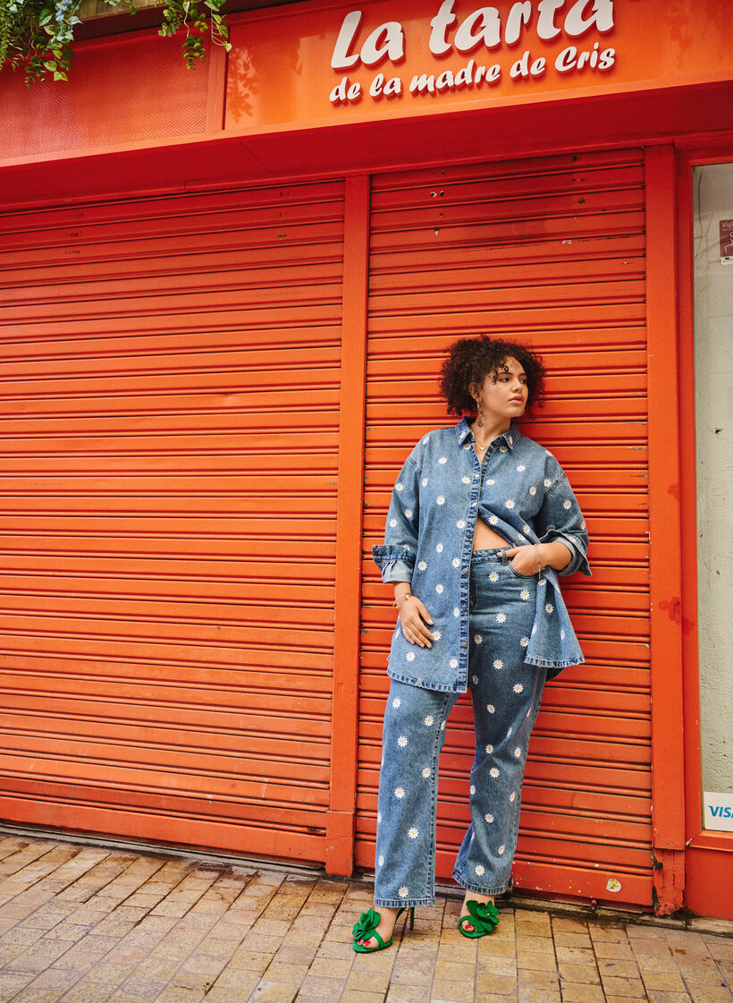 Korkeavyötäröiset Gemma-farkut, joissa on päivänkakkaroita, Sininen, Image image number 0