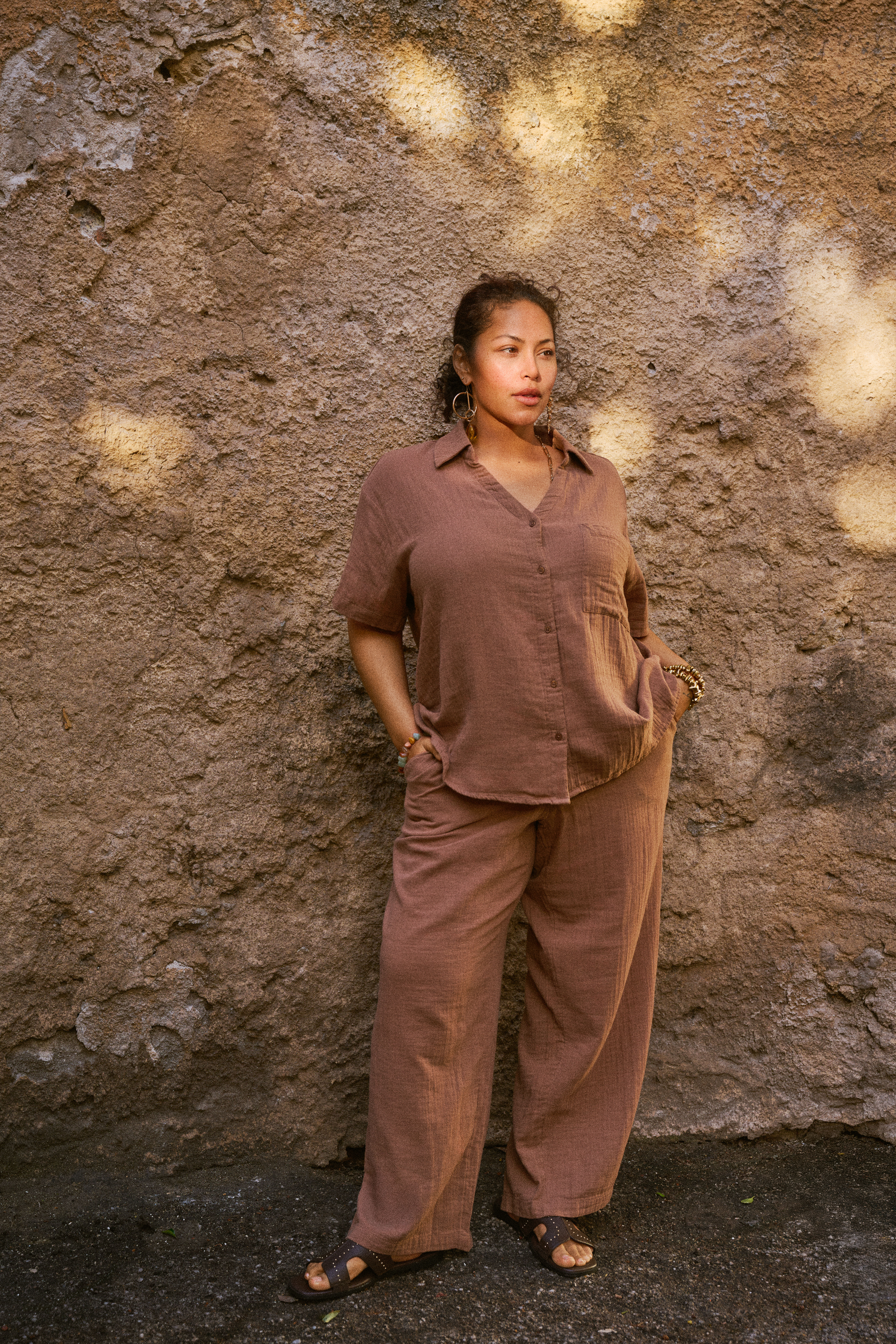 Ruskea setti puuvillamusliinista, , Model