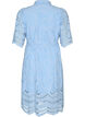 Paitamekko brodeerattua broderie anglaise -kangasta vy&ouml;ll&auml;, Sininen, Packshot image number 1