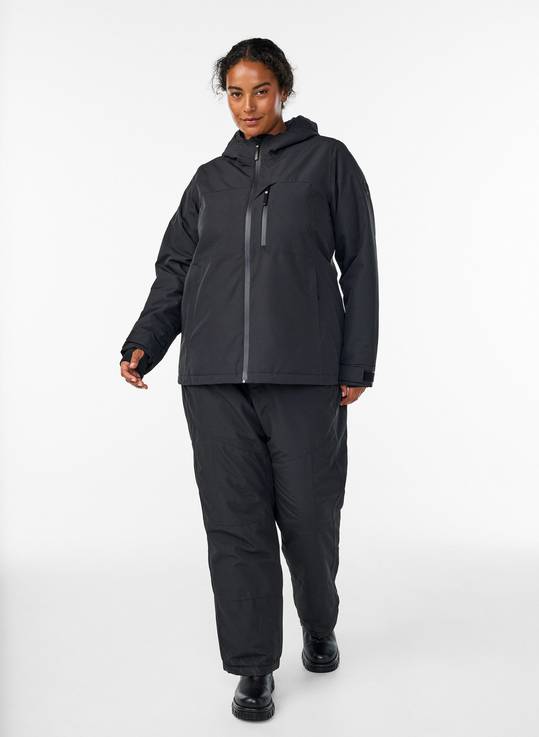 ZizziLaskettelutakki hupulla ja vetoketjullisilla taskuilla, Musta, Model image number 1