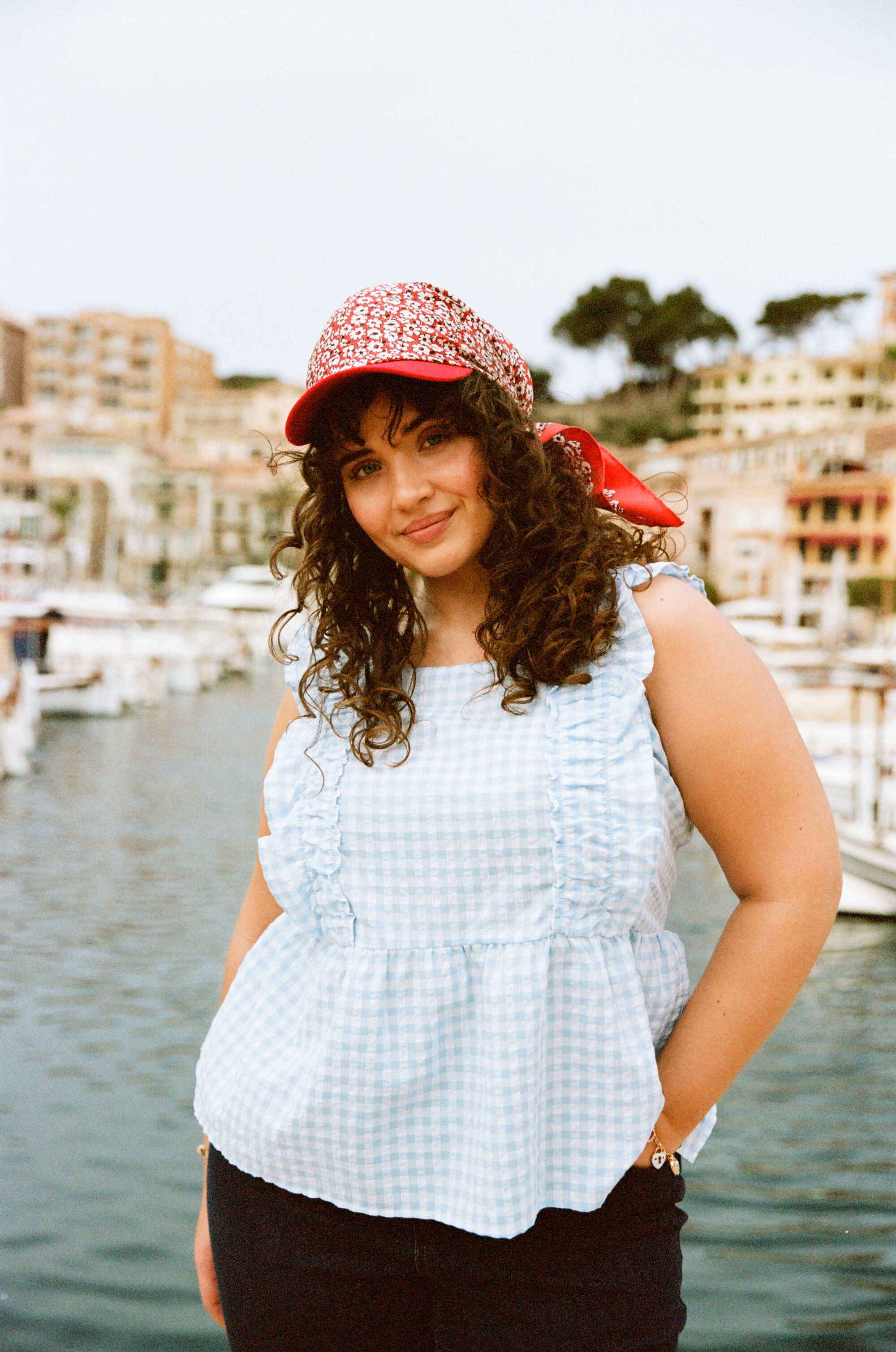 ZizziKes&auml;inen sataman vieh&auml;tys pastellis&auml;vyiss&auml;, , Model