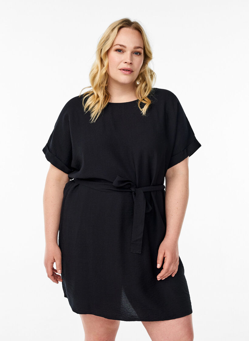 Lyhyt väljä vyöllä solmittava mekko, Musta, Model image number 0