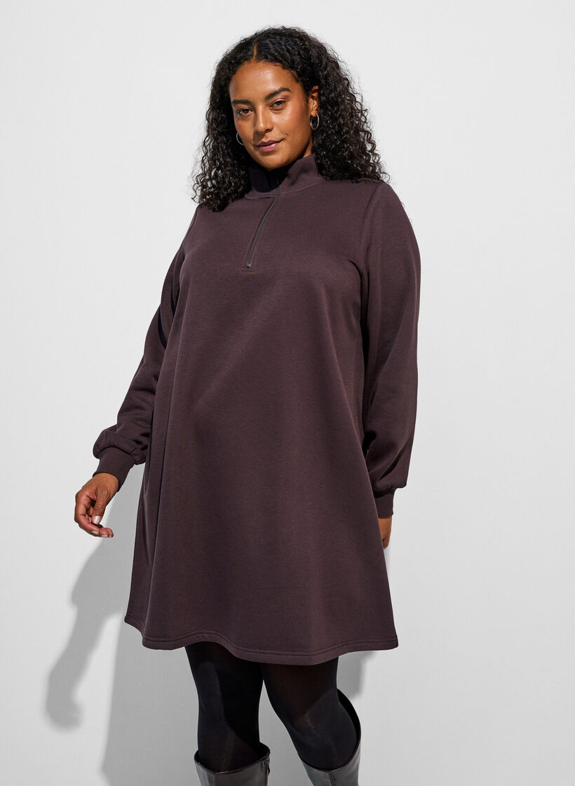 Collegepaitamekko korkealla ribbikauluksella ja vetoketjulla, Ruskea, Model image number 0
