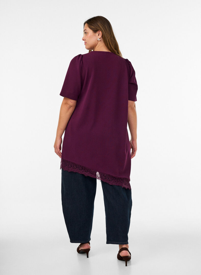 Tunika ep&auml;symmetrisell&auml; pitsireunuksella, Violetti, Model image number 2