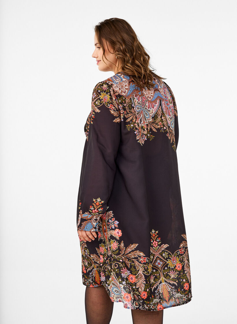 Midi-mekko paisley-kuvioinnilla, Black Paisley, Model image number 1