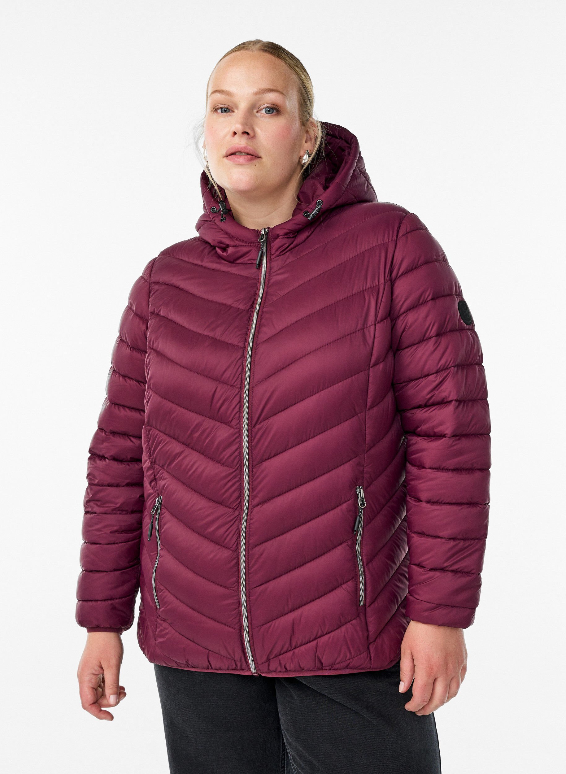 Kevyt takki hupulla, Tumma Bordeaux, Model