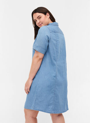 Lyhythihainen farkkukankaasta valmistettu paitamekko vyöllä, Light blue denim, Model image number 1