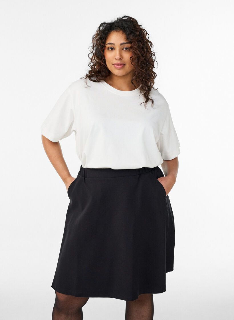 Viscoosinen skater-hame, Musta, Model image number 0