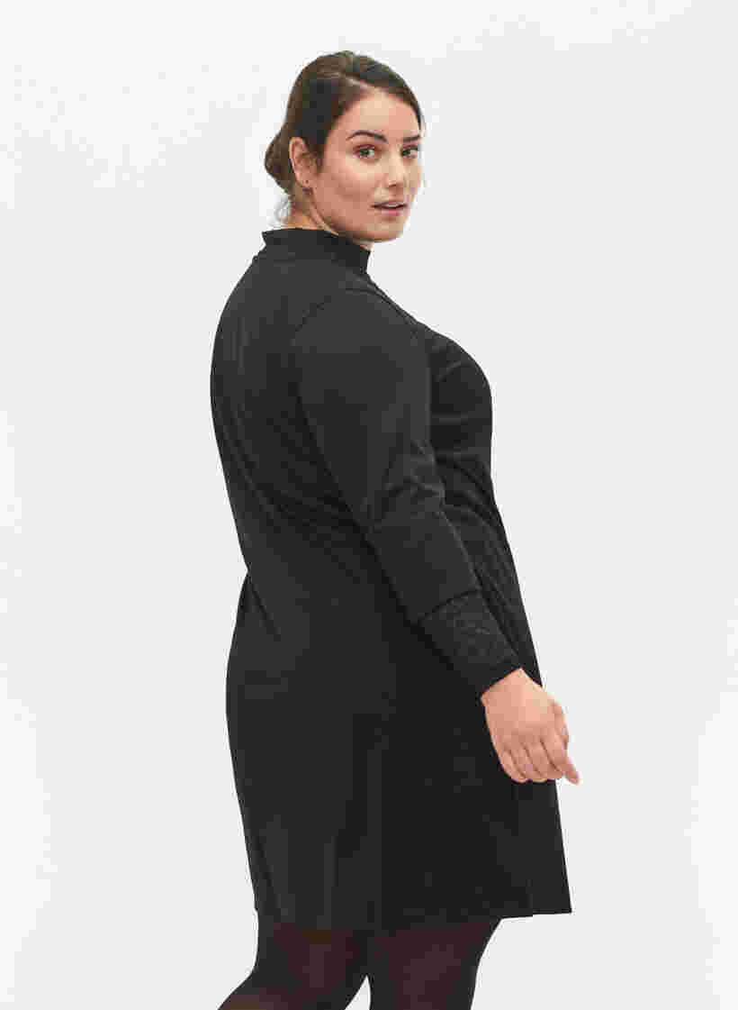 Yksivärinen mekko v-pääntiellä ja 3/4-hihoilla, Black, Model image number 1