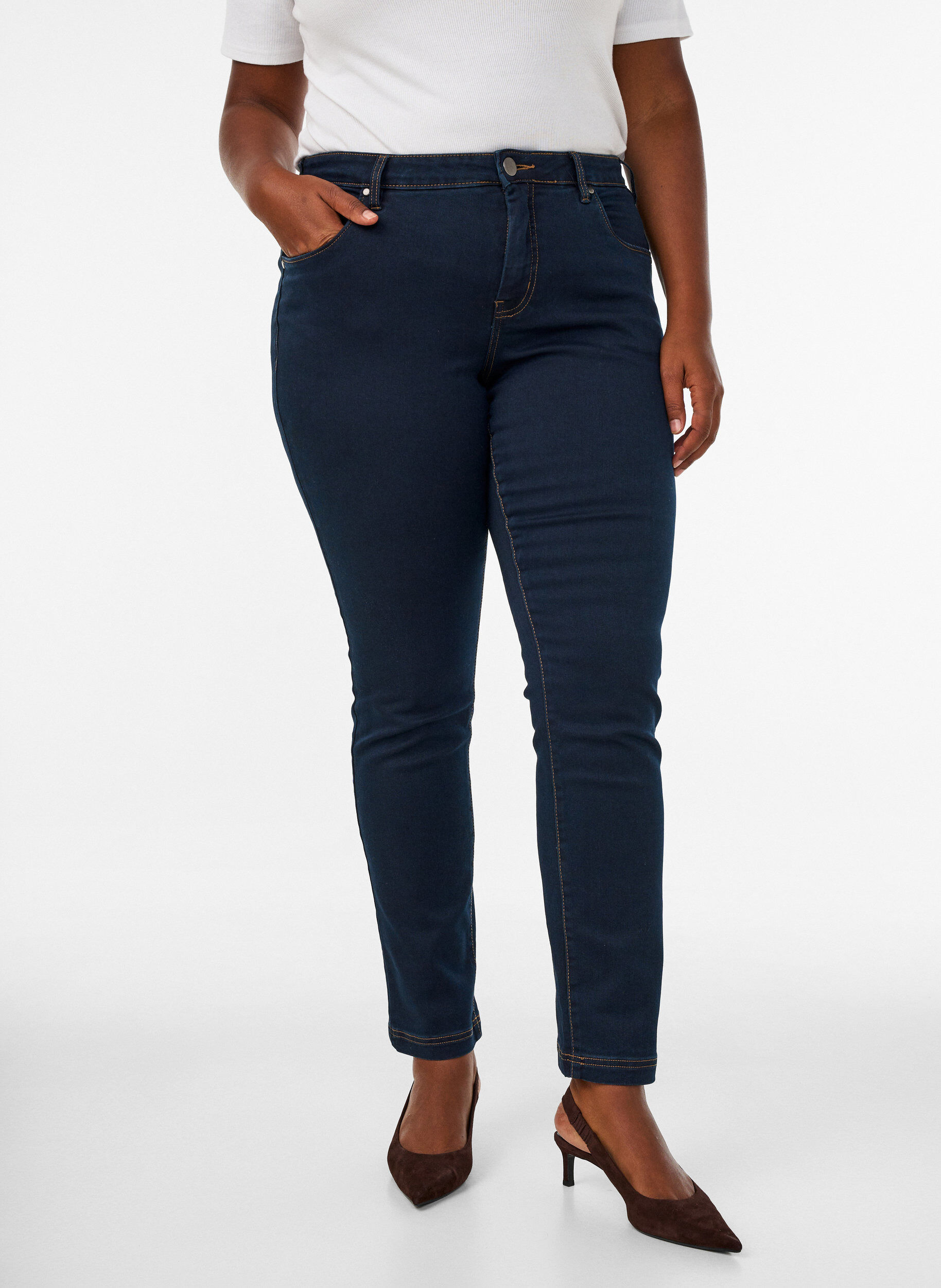 ZizziSlim fit Emily-farkut normaalilla vy&ouml;t&auml;r&ouml;ll&auml;, Sininen, Model image number 3
