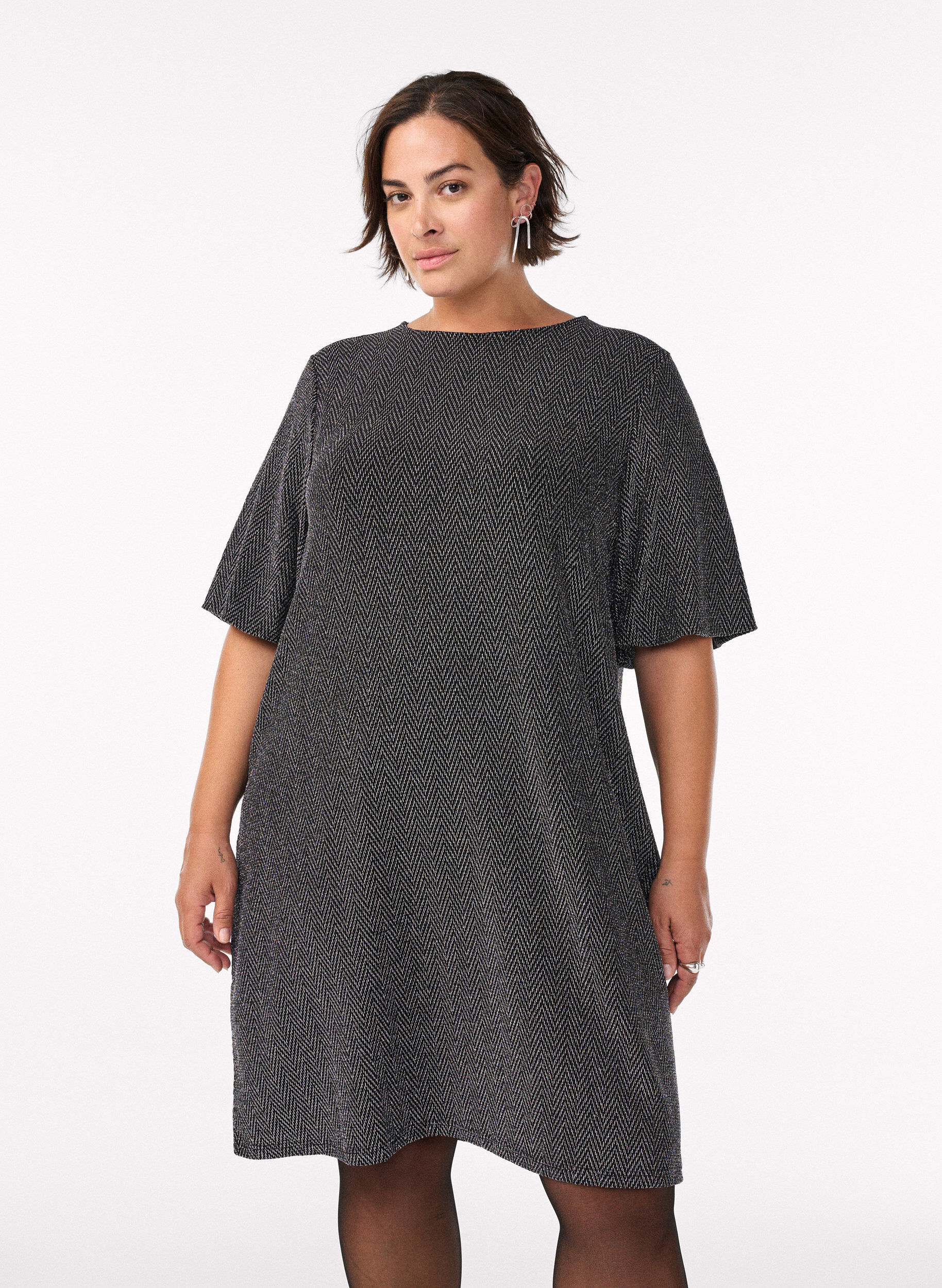 Lyhyt mekko kimallekuviolla, Musta, Model